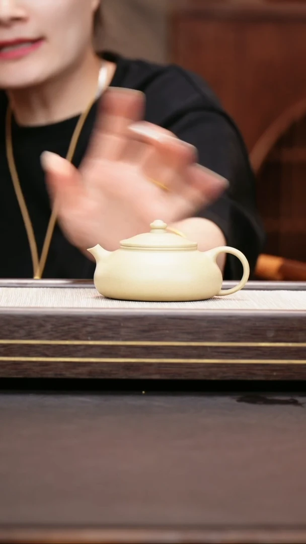 茶壶紫砂本山绿泥  寒江