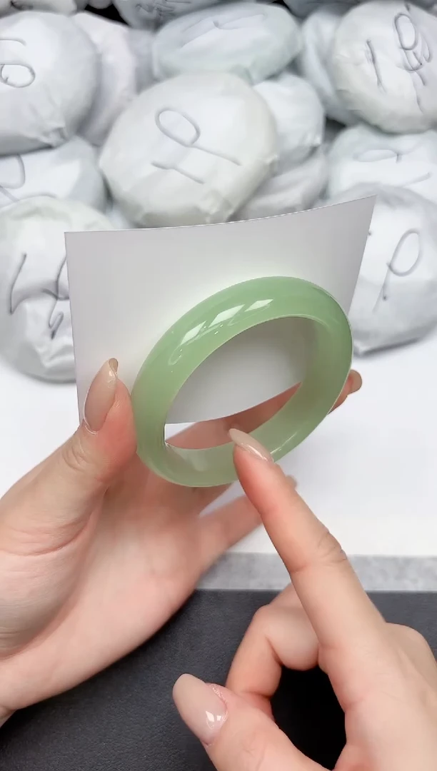 未镶嵌手镯石英质玉48/56.5