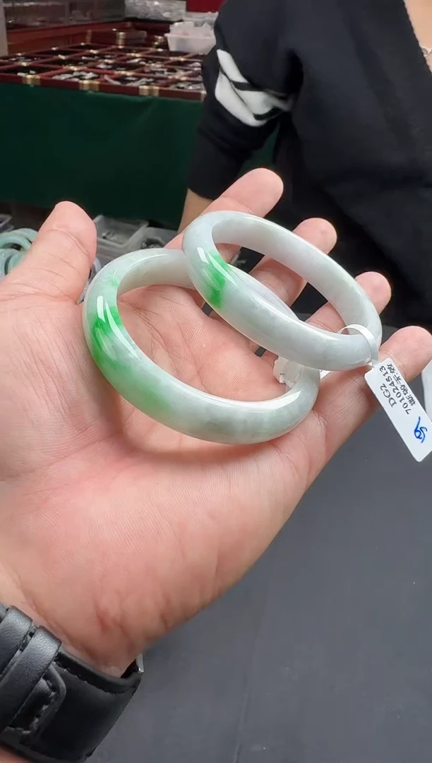 未镶嵌手镯翡翠10018【手镯】多样性发一个