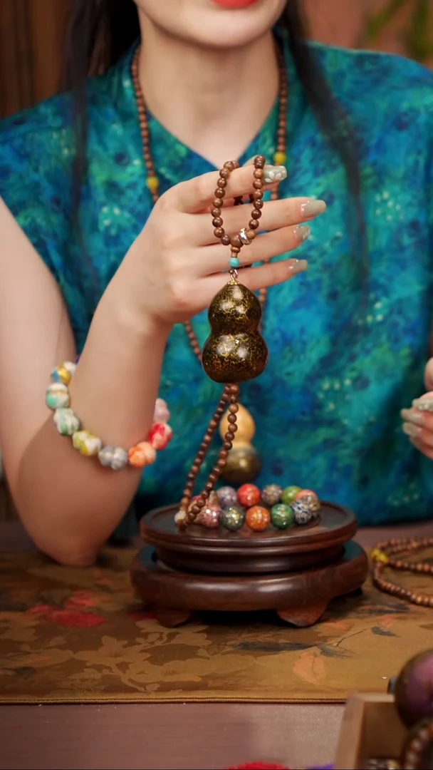 143易林大漆脖挂小葫芦---148