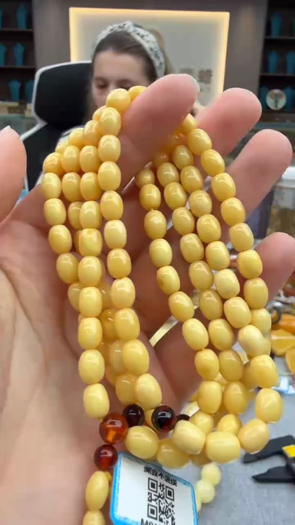琥珀颈饰未镶嵌392秒拍号 假一罚三