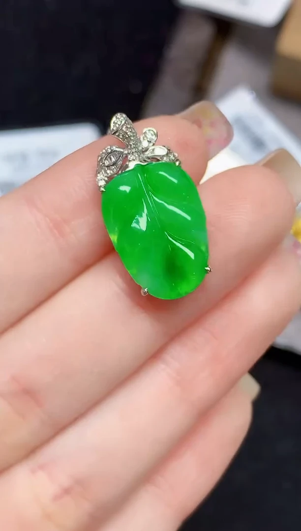 吊坠(不含链)18K金镶嵌翡翠SY多样性发其一