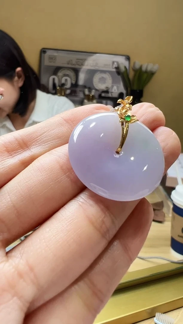 翡翠18K金镶嵌颈饰LCC0726-026