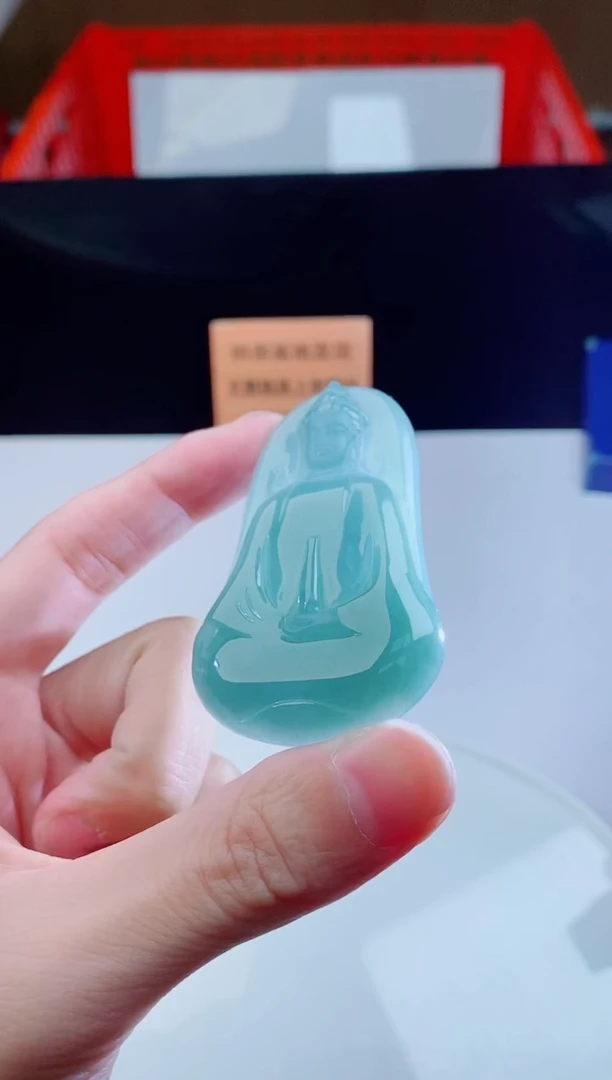颈饰未镶嵌翡翠     ·