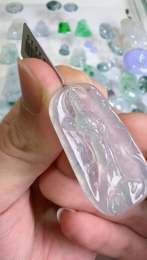 【闪购商品】翡翠吊坠(不含链)未镶嵌..