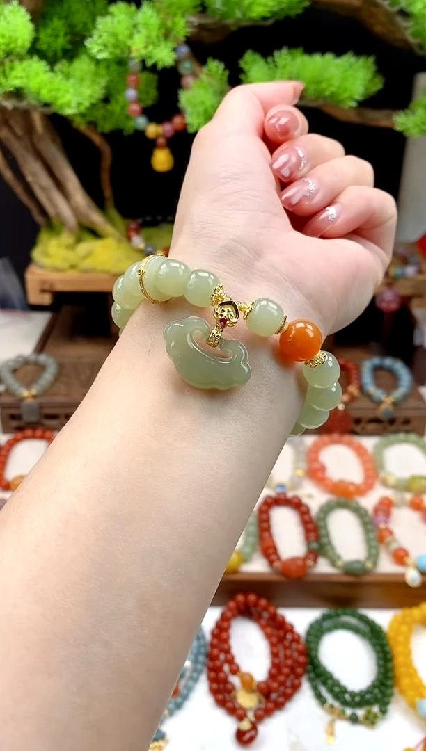 未镶嵌和田玉手饰如意锁