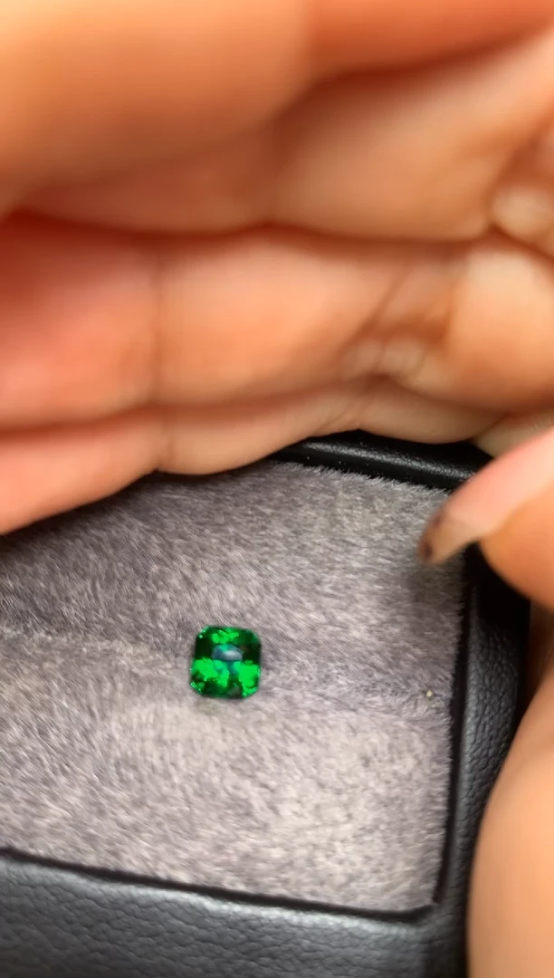 【闪购商品】定制石榴石裸石未镶嵌祖切型 沙弗莱 1.16ct