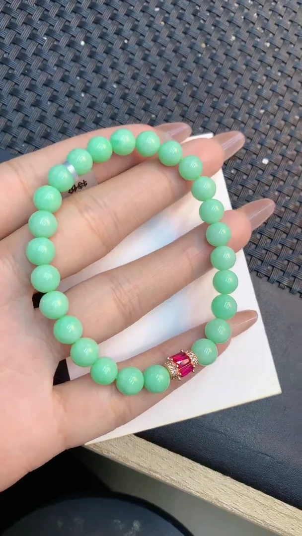 颈饰未镶嵌翡翠1