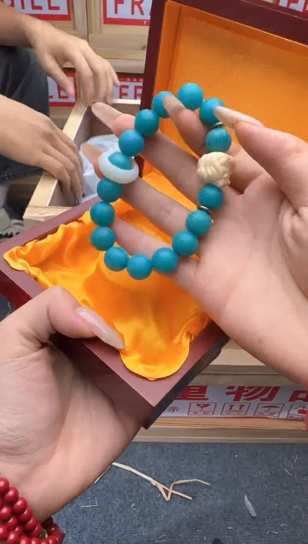 精美手串（无礼盒）