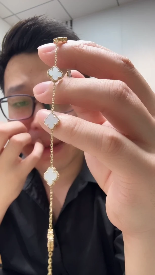 18K金镶嵌贝壳（贝母）手链白色k黄，小号五花手链