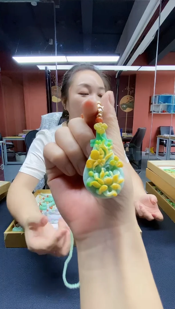 颈饰未镶嵌翡翠吊坠