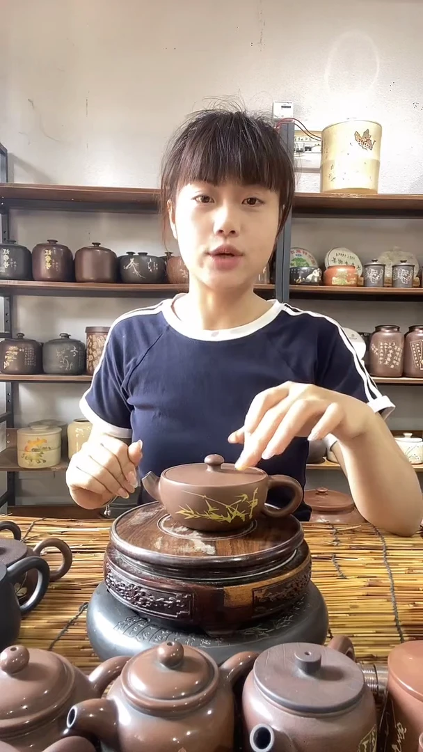 12建水紫陶手工彩填壶