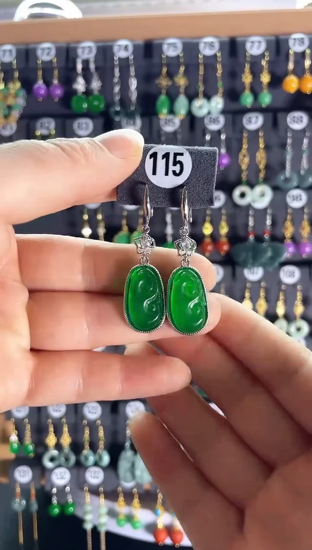 【闪购商品】翡翠耳饰银S925镶嵌115...