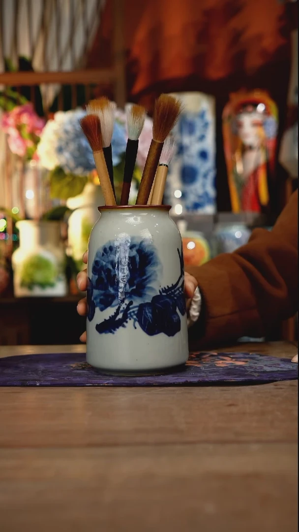 当代景德镇设计师釉下手绘陶瓷花瓶