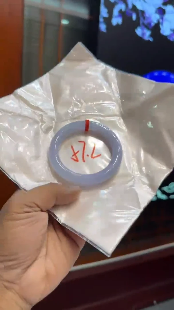 翡翠手镯未镶嵌手镯
