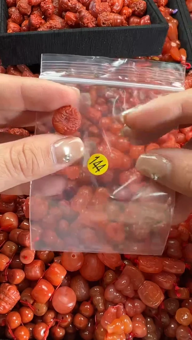 【闪购商品】南红玛瑙颈饰未镶嵌1
