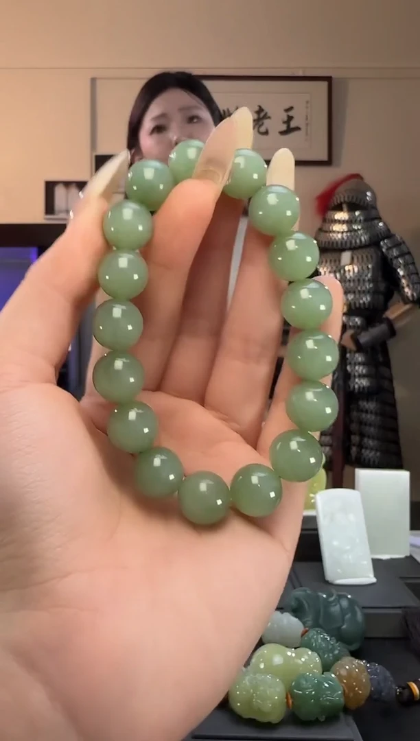 颈饰未镶嵌和田玉碧玉圆珠手串