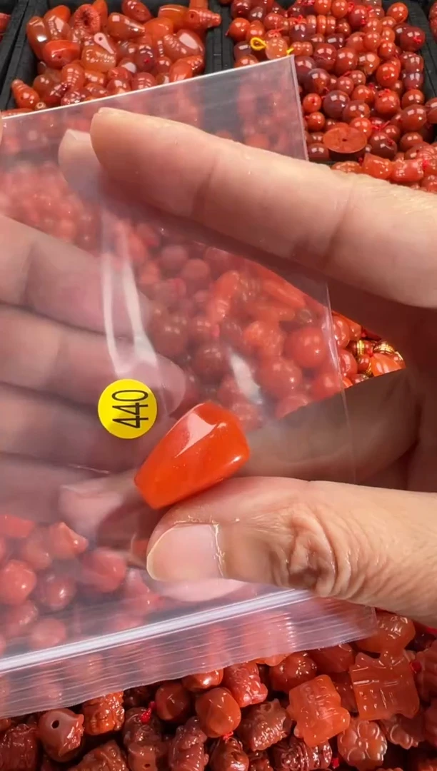 【闪购商品】南红玛瑙颈饰未镶嵌1