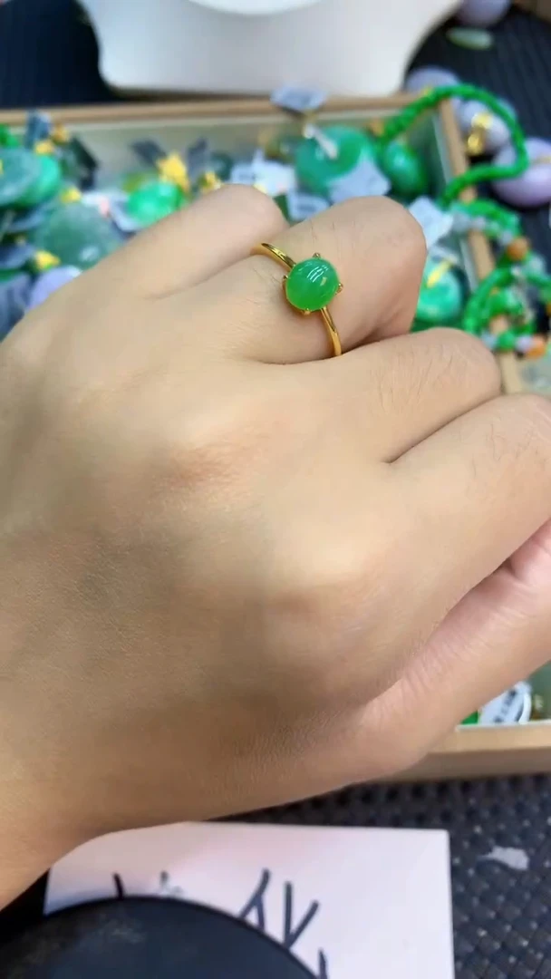 颈饰未镶嵌翡翠1