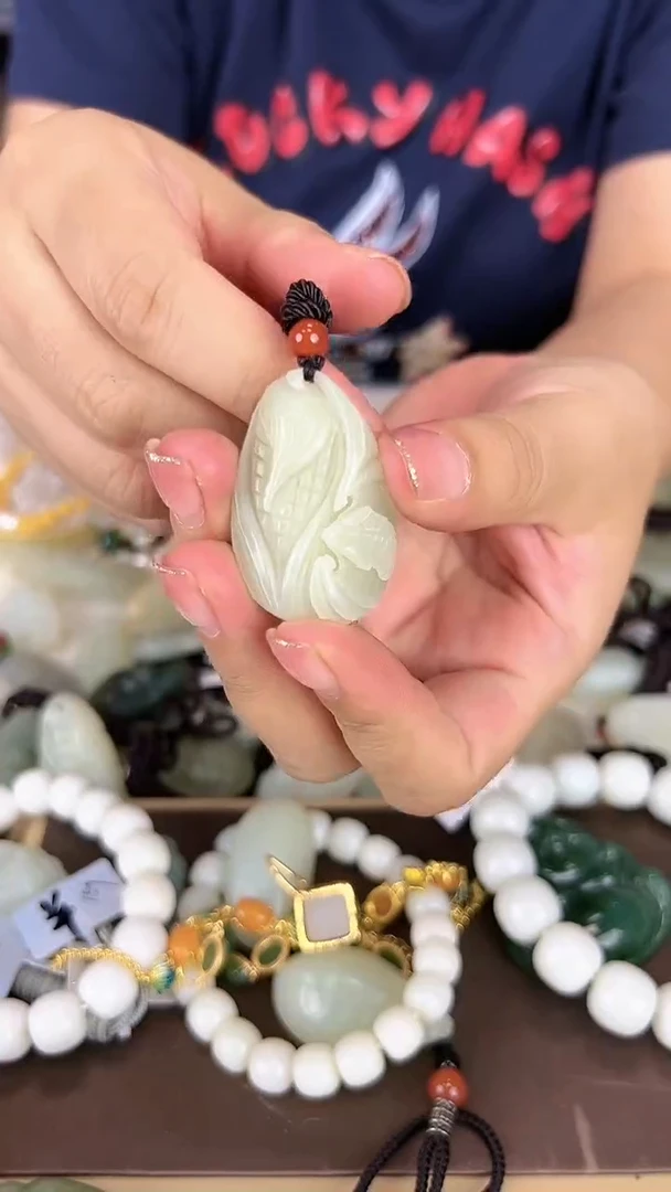 和田玉（糖玉）未镶嵌挂件193