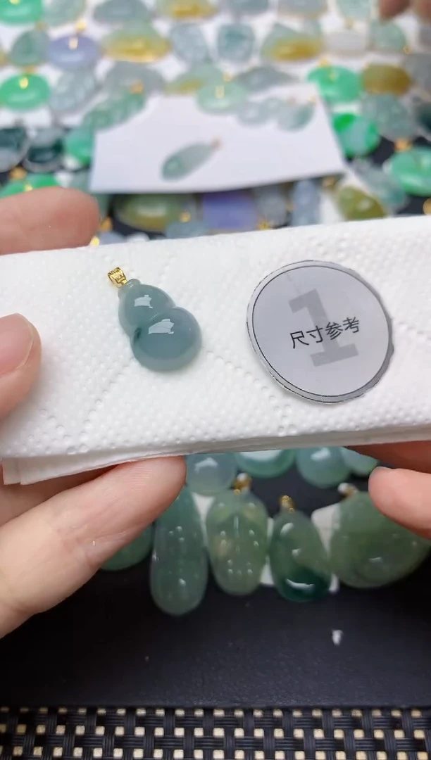 翡翠18K金镶嵌颈饰天然缅甸A货翡翠