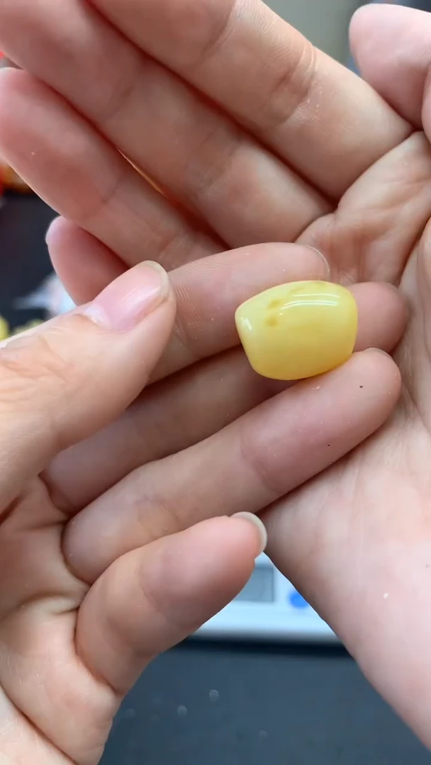 未镶嵌琥珀珠宝奇石2975