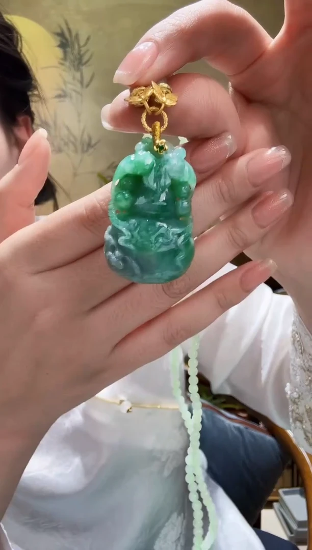 颈饰未镶嵌翡翠吊坠