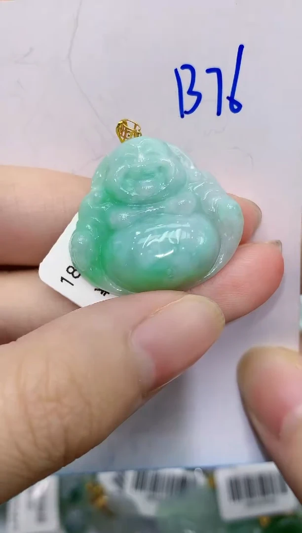 翡翠18K金镶嵌颈饰111111111