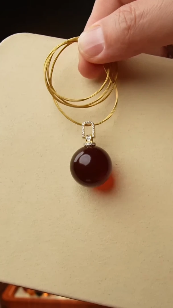 【闪购商品】琥珀裸石未镶嵌21+血珀圆珠