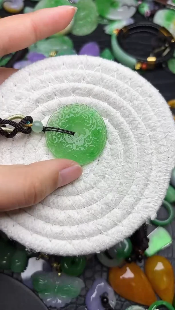 颈饰未镶嵌翡翠缅甸翡翠吊坠