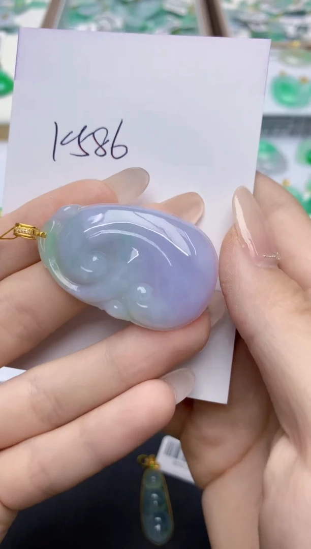 翡翠18K金镶嵌颈饰天然缅甸翡翠A货