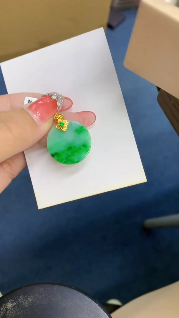 颈饰未镶嵌翡翠1