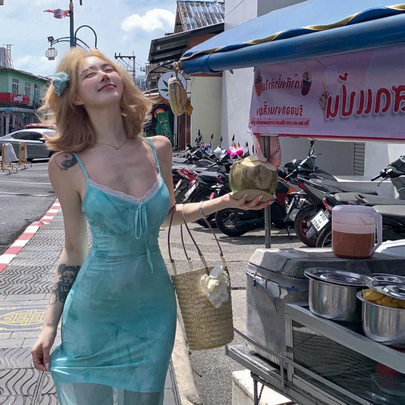 度假风法式蝴蝶透视印花吊带连衣裙女纯欲辣妹收腰微透包臀鱼尾裙