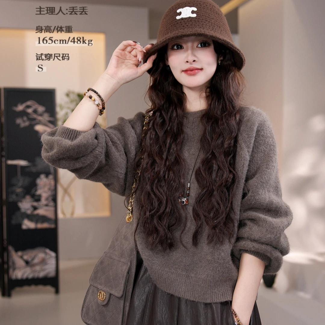 【DIUDIU】咖色圆领毛衣女秋季宽松显瘦长袖慵懒风针织衫8947