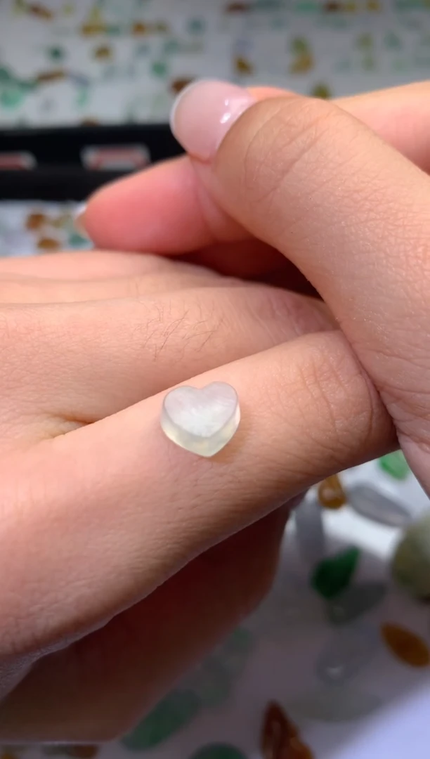 未镶嵌定制翡翠毛货