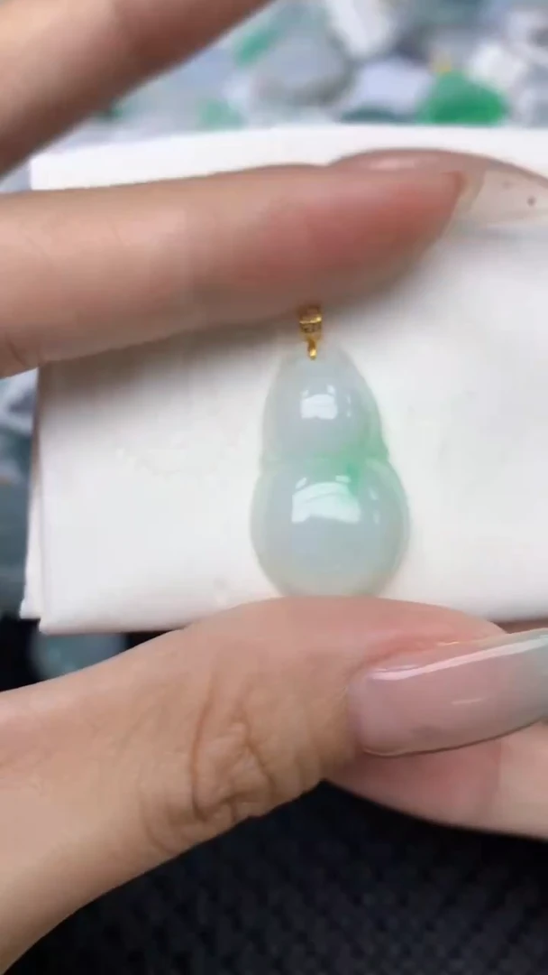 翡翠18K金镶嵌颈饰天然翡翠a货