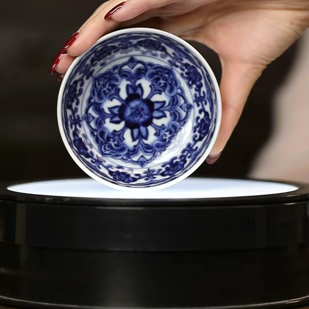 12.27a/m2c42/陶瓷青花内绘宝相花普洱杯