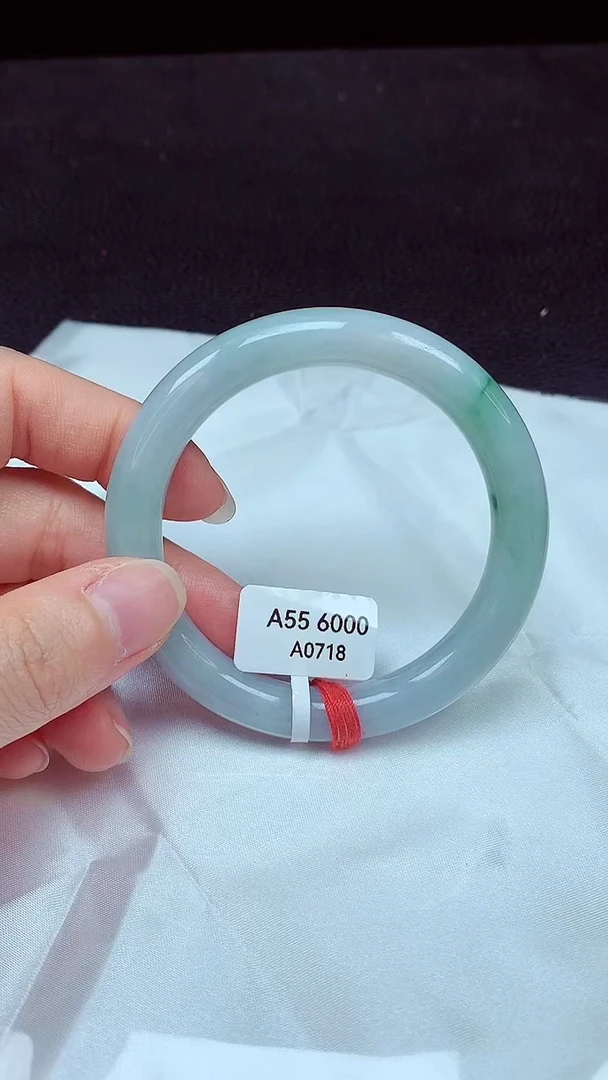 翡翠手镯未镶嵌镯子055+