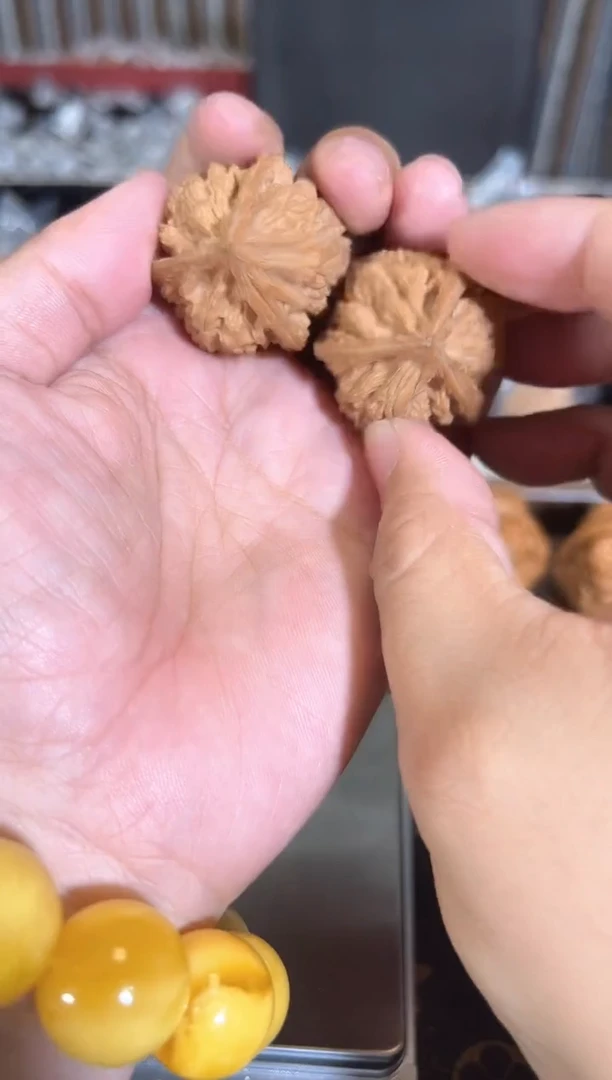 把件核桃全品无修文山三棱