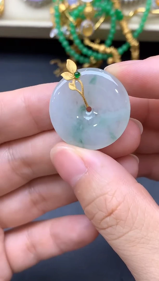 翡翠18K金镶嵌颈饰128-中国好珍宝