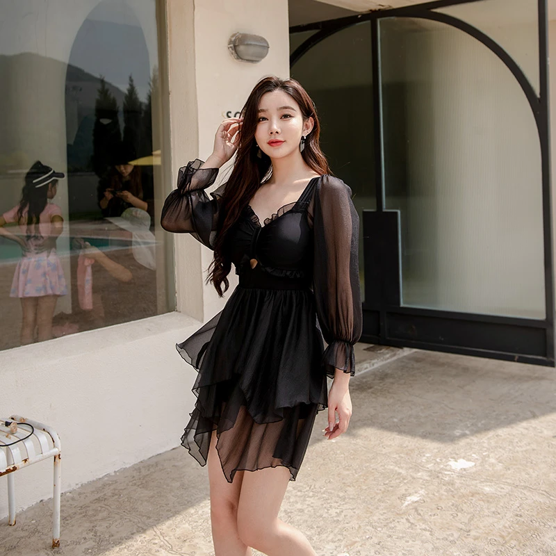 泳衣女2025新款爆款微胖女孩遮肉显瘦高级感连体保守大码游泳衣