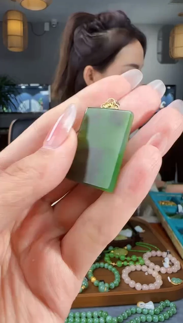 吊坠(不含链)18K金镶嵌和田玉1