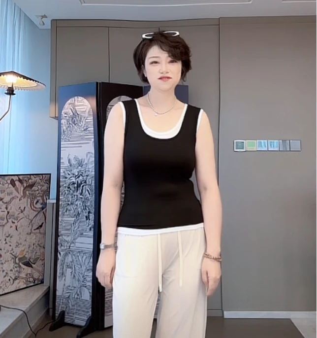 【U.M】人品瑜伽背心免穿文胸假两件款背心