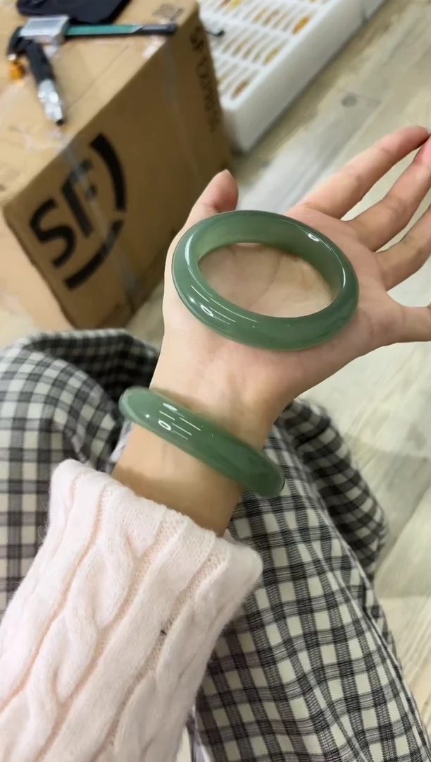 未镶嵌手镯石英质玉34-52D