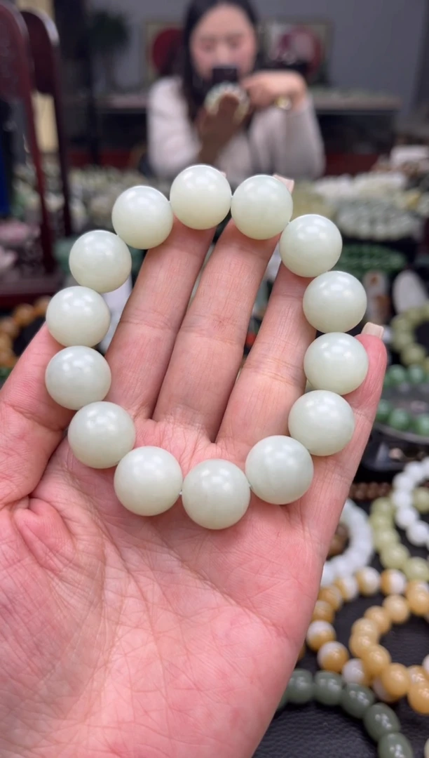 【闪购商品】和田玉手串未镶嵌新疆且末高青 白卡16