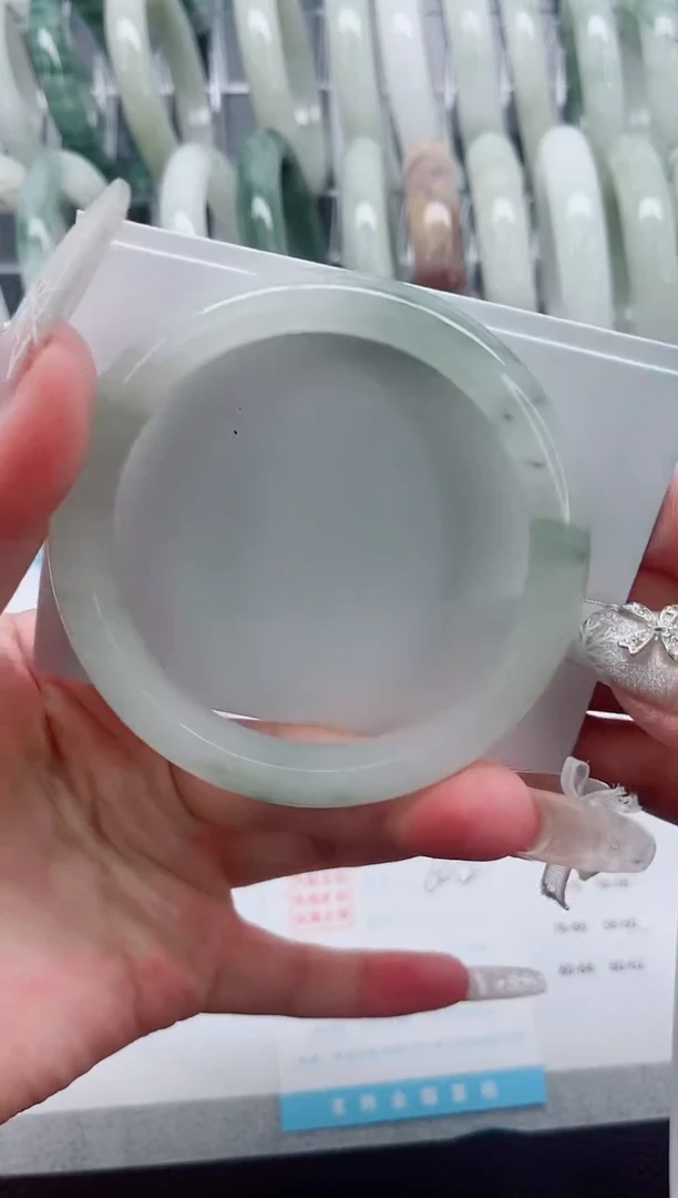 【闪购商品】石英质玉手镯未镶嵌A395-60.2