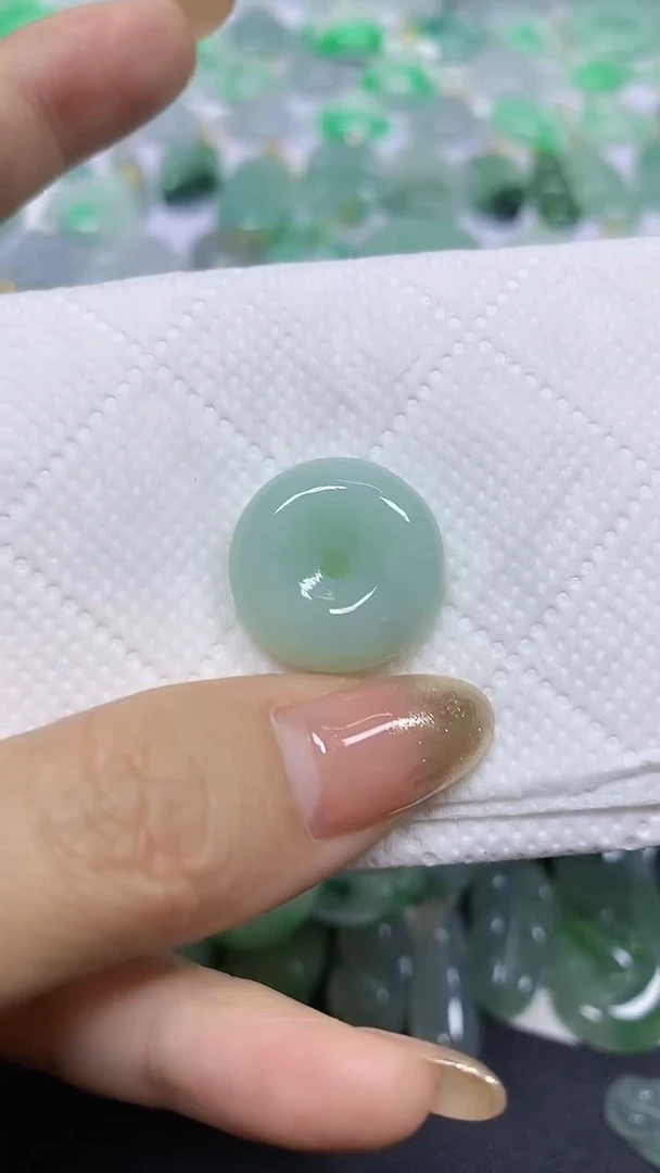颈饰未镶嵌翡翠A货