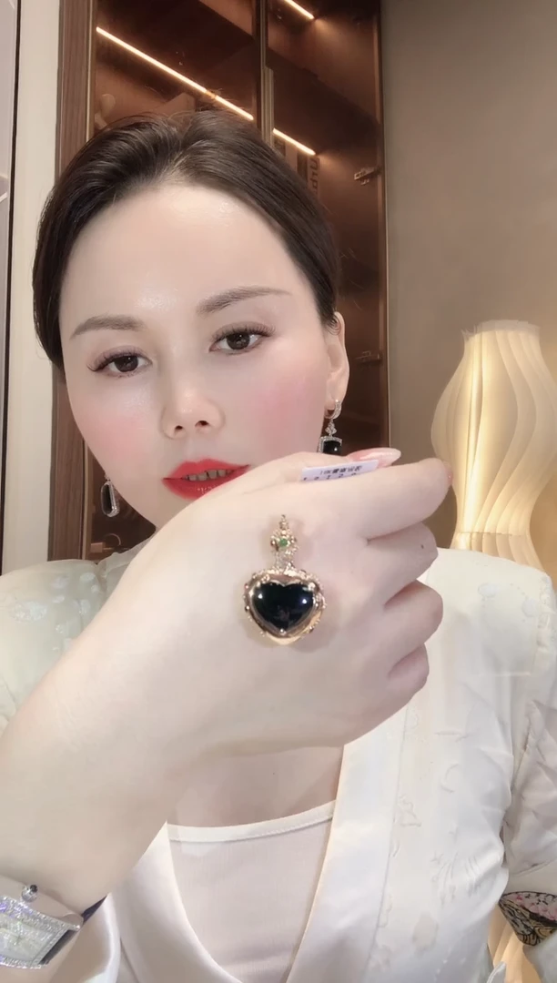 翡翠18K金镶嵌吊坠(不含链)A46