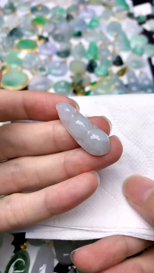 颈饰未镶嵌翡翠天然A货翡翠