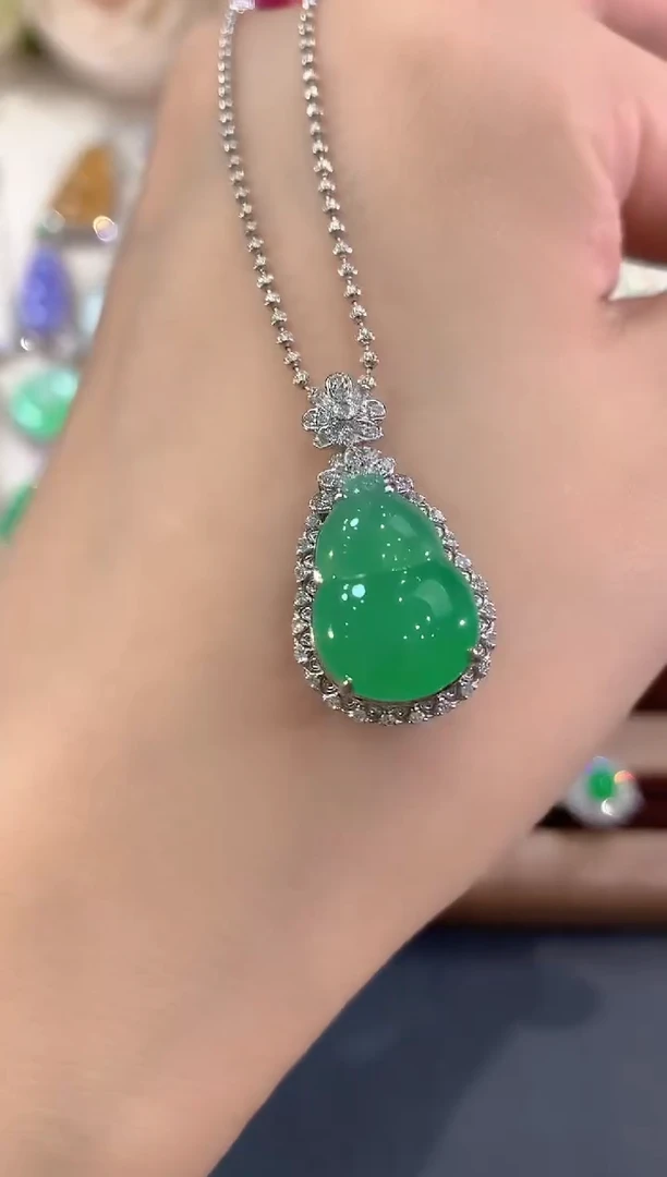 吊坠(不含链)18K金镶嵌翡翠a85